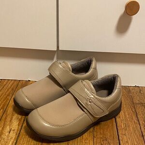 Men's Tan Extra Wide Barefoot Freedom by Drew Casual Shoes Size 6